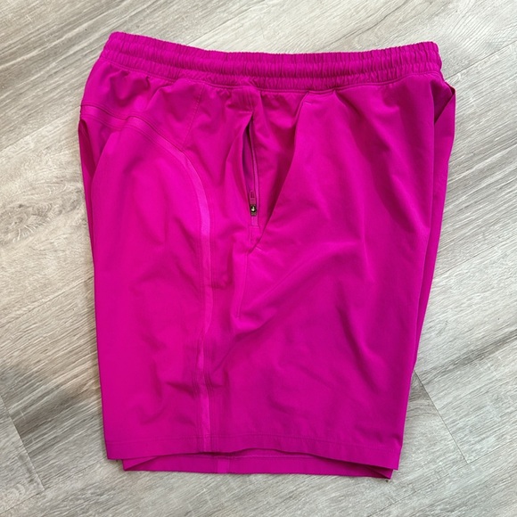 Lululemon Men’s 7in Athletic Shorts - Picture 4 of 4